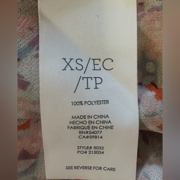 Cabi Sleeveless Floral Blouse Size XS White Pink V Neckline Style # 5032 - Picture 9 of 11